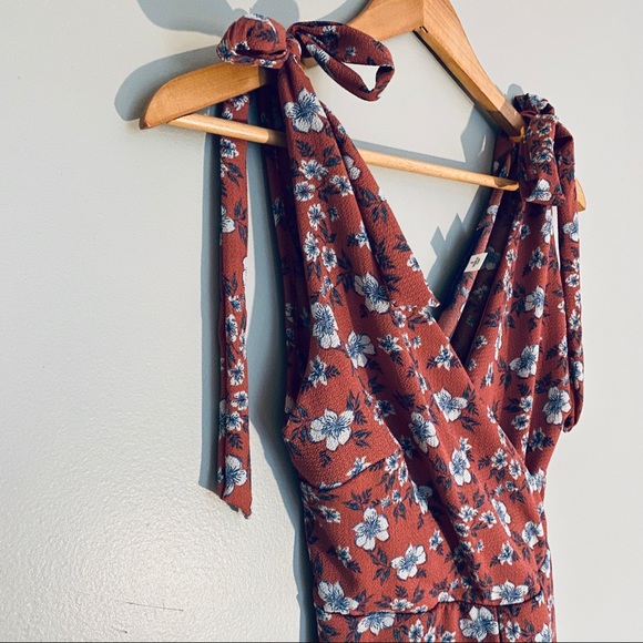 NWOT Francesca’s Floral Romper - Picture 5 of 8